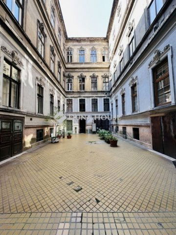 Eladó téglalakás, Budapesten, VII. kerületben 50 M Ft, 2 szobás