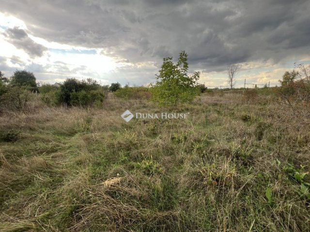 Eladó telek, Ercsiben 16 M Ft / költözzbe.hu