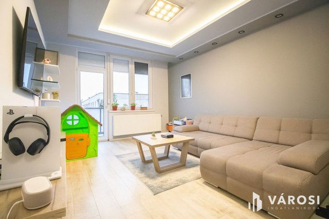 Eladó téglalakás, Békéscsabán 42.9 M Ft, 2 szobás