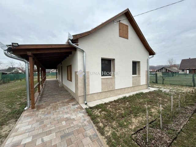 Eladó családi ház, Csemőn 48.5 M Ft, 3 szobás