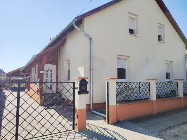 Eladó családi ház, Zsámbokon 59.99 M Ft, 5 szobás