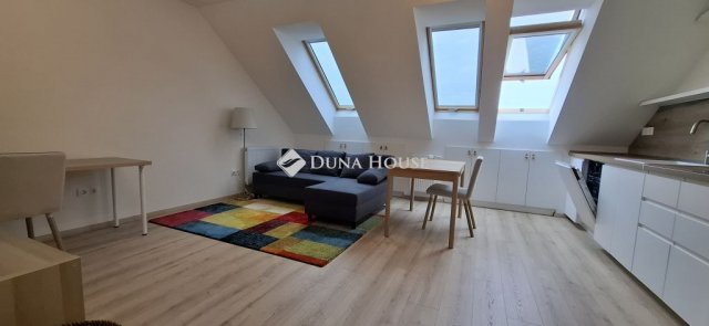 Kiadó téglalakás, albérlet, Pécsett 250 E Ft / hó, 2 szobás