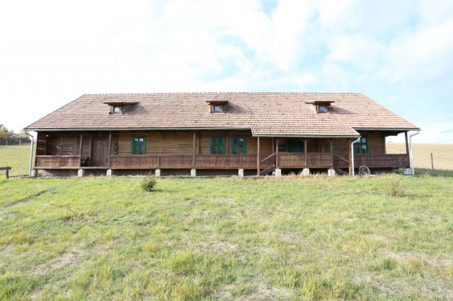 Eladó családi ház, Szokolyán 149.9 M Ft, 5 szobás