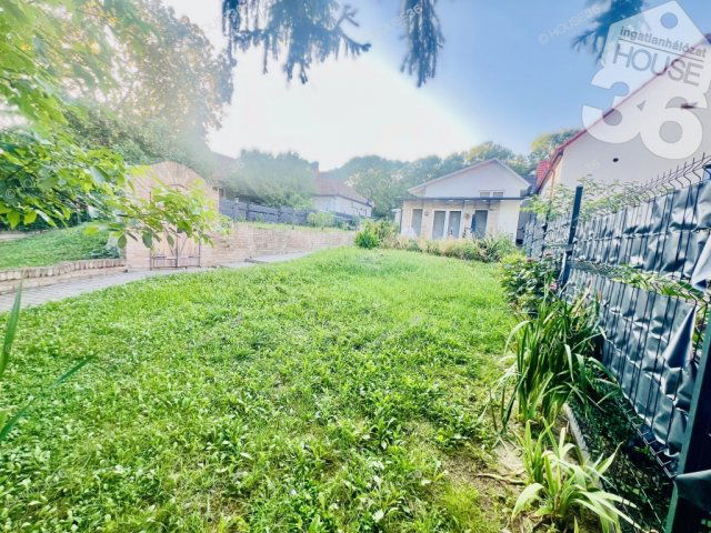 Eladó családi ház, Szekszárdon 74.9 M Ft, 3 szobás