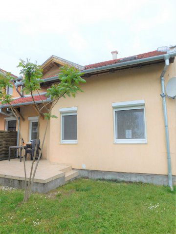 Eladó családi ház, Siófokon 72.9 M Ft, 6+1 szobás