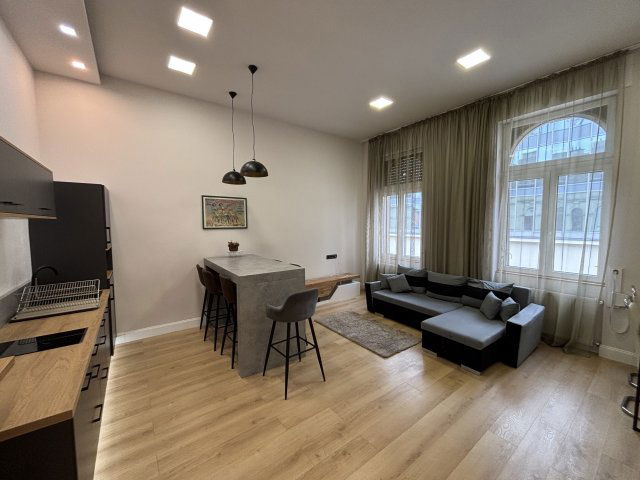 Kiadó téglalakás, albérlet, VI. kerületben, Szófia utcában