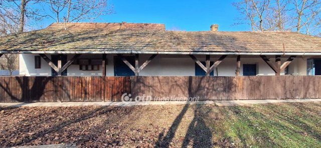 Eladó mezogazdasagi ingatlan, Kiskőrösön 19.9 M Ft, 2+1 szobás