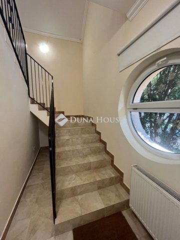 Eladó családi ház, Budapesten, XVI. kerületben 220 M Ft