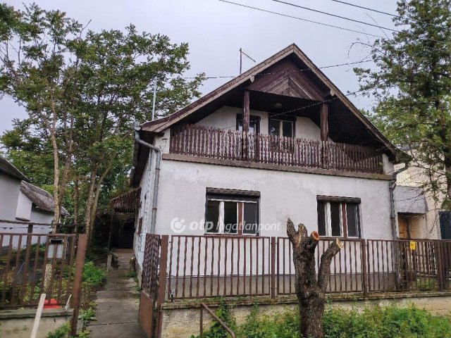 Eladó családi ház, Kisújszálláson 29.99 M Ft, 4+1 szobás