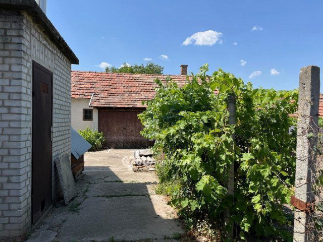 Eladó családi ház, Nagykőrösön 32.9 M Ft, 3 szobás