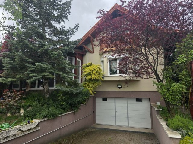 Eladó családi ház, Diósdon 234.9 M Ft, 6 szobás