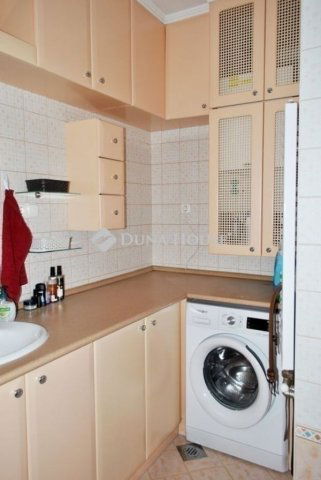 Eladó téglalakás, Kecskeméten 79.9 M Ft, 4 szobás