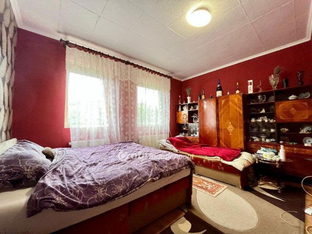 Eladó családi ház, Nyíregyházán 89 M Ft, 6 szobás