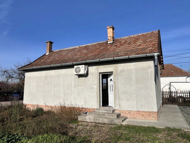 Eladó családi ház, Sarkadon, Nagymező utcában 14.9 M Ft