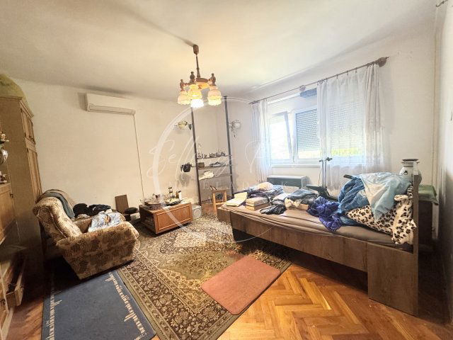 Eladó téglalakás, Pécsett, Fehérhegyi úton 26 M Ft, 2 szobás
