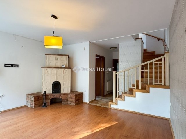 Eladó ikerház, Biatorbágyon 133 M Ft, 5 szobás