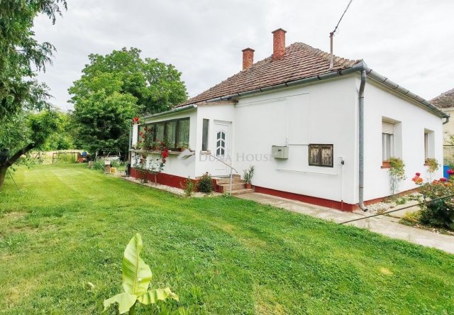 Eladó családi ház, Csurgón 19.9 M Ft, 2 szobás