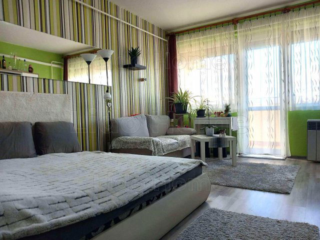 Eladó téglalakás, Siófokon 55.5 M Ft, 2 szobás