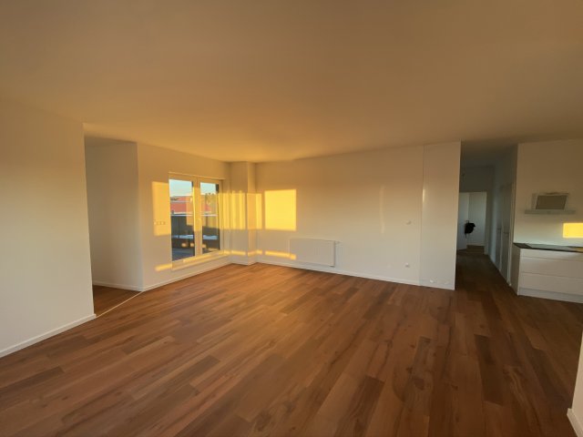 Eladó téglalakás, Tatán 192 M Ft, 3+1 szobás