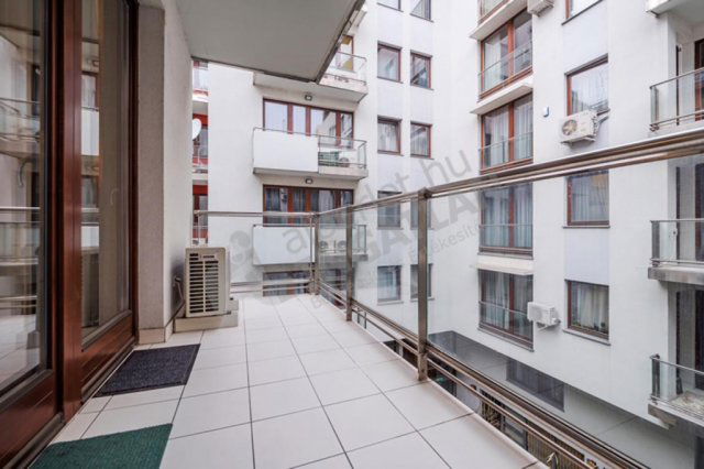 Kiadó téglalakás, albérlet, VI. kerületben, Paulay Ede utcában