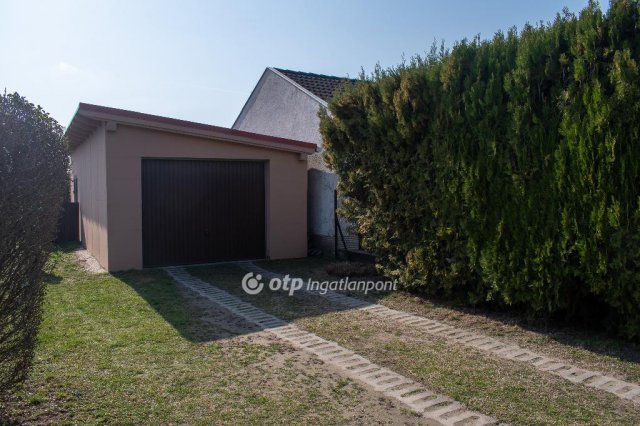 Eladó családi ház, Győrött 159.9 M Ft, 6+1 szobás