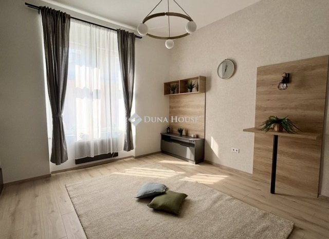Eladó téglalakás, Budapesten, VII. kerületben 52.9 M Ft