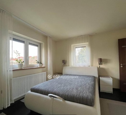 Eladó családi ház, Budaörsön 165 M Ft, 4 szobás