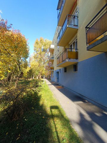 Eladó téglalakás, Budapesten, XXII. kerületben, Tenkes utcában