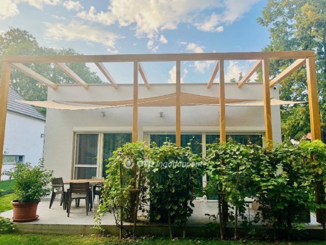 Eladó családi ház, Balatonudvariban 195 M Ft, 2+4 szobás