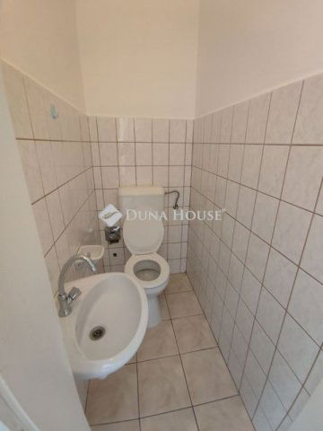 Eladó téglalakás, Kápolnásnyéken 97 M Ft, 3 szobás