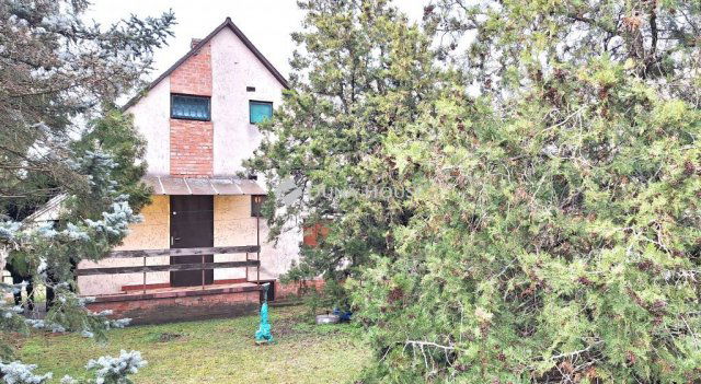 Eladó nyaraló, Lakitelken 24.9 M Ft, 3 szobás