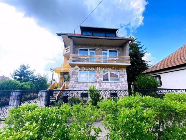 Eladó családi ház, Tápiószecsőn 69.9 M Ft, 6 szobás