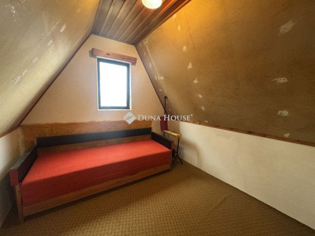 Eladó családi ház, Pécsett, Hamvas utcában 44 M Ft, 4 szobás