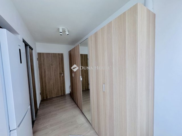 Eladó téglalakás, Pécsett 87.5 M Ft, 4 szobás