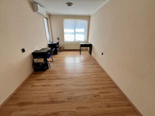 Kiadó ipari ingatlan, Móron 400 E Ft / hó, 5 szobás