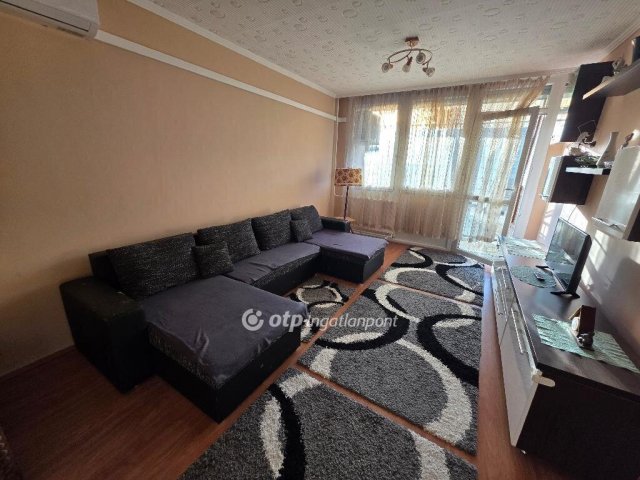 Eladó panellakás, Debrecenben 61.9 M Ft, 1+2 szobás