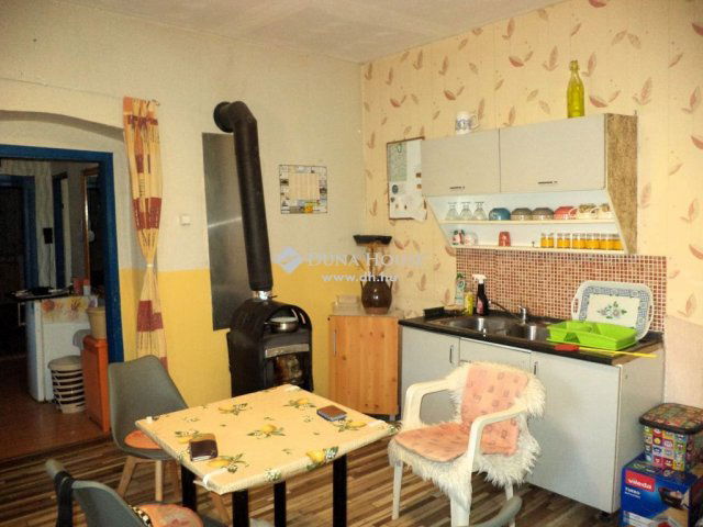 Eladó családi ház, Vereben 29.7 M Ft, 2 szobás