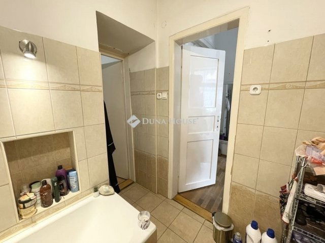 Eladó téglalakás, Budapesten, VI. kerületben 99.9 M Ft, 2 szobás