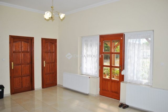 Eladó téglalakás, Kerekegyházán 45 M Ft, 2 szobás