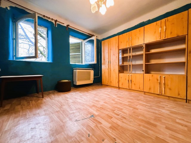 Eladó családi ház, Dombiratoson 4.9 M Ft, 3 szobás