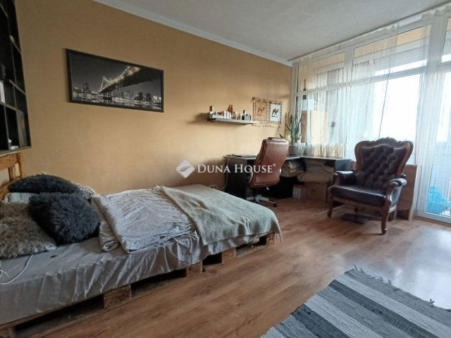 Eladó téglalakás, Mohácson 34.95 M Ft, 3 szobás