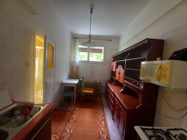 Kiadó téglalakás, albérlet, Pécsett, Páfrány utcában