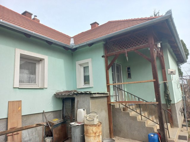 Eladó családi ház, Hegyesden 52 M Ft, 2 szobás