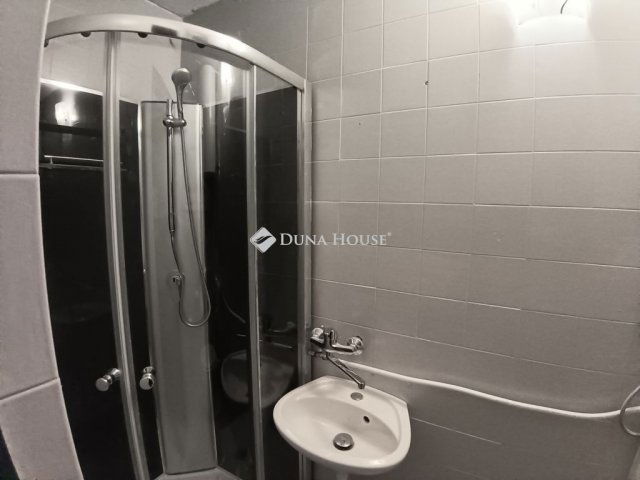 Eladó családi ház, Tápiószentmártonon 26 M Ft, 3 szobás