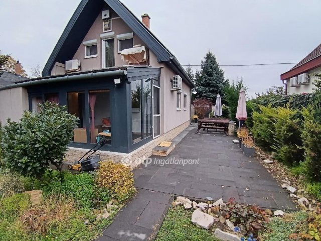 Eladó családi ház, Áporkán 129.9 M Ft, 4 szobás
