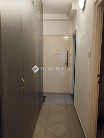 Eladó téglalakás, Székesfehérvárott 48.4 M Ft, 2 szobás