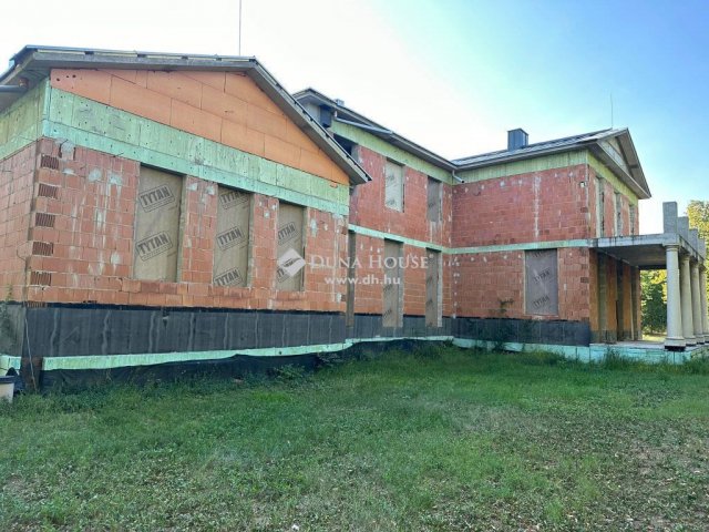 Eladó családi ház, Kecskeméten 650 M Ft, 11 szobás