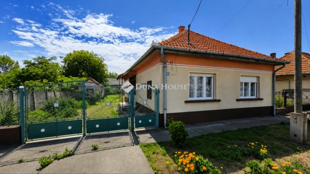 Eladó családi ház, Újhartyánon 59.9 M Ft, 4 szobás