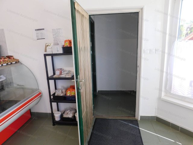 Eladó üzlethelyiség, Lengyeltótiban 17 M Ft