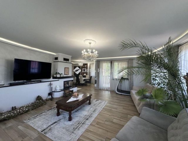 Eladó családi ház, Kecskeméten 224.9 M Ft, 7 szobás